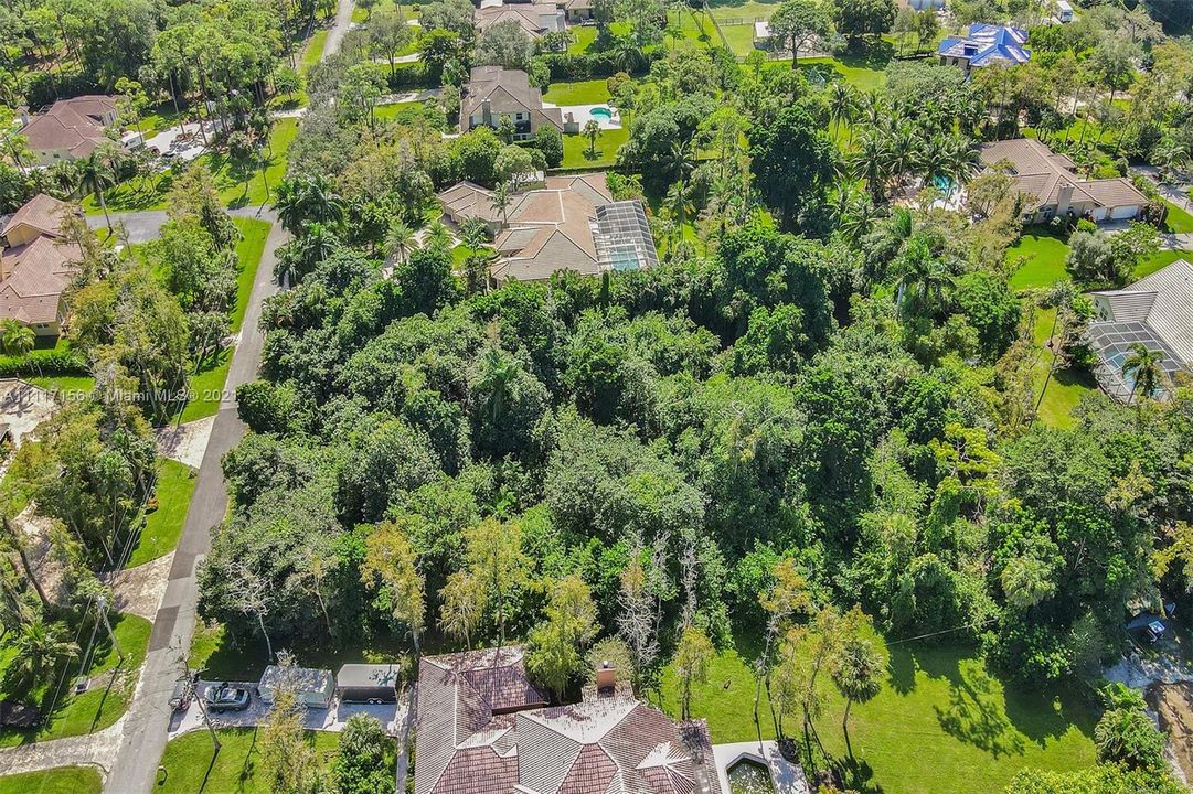 最近售出: $575,000 (1.25 acres)