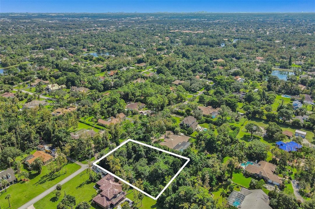 最近售出: $575,000 (1.25 acres)