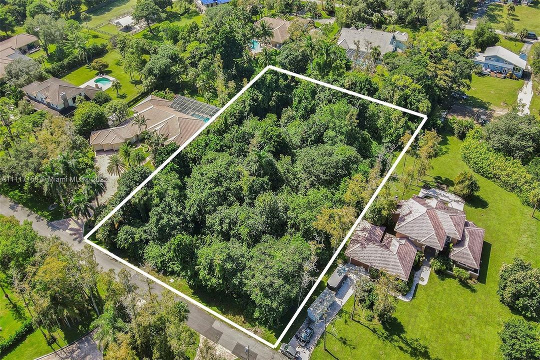 最近售出: $575,000 (1.25 acres)