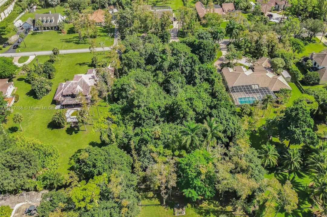 最近售出: $575,000 (1.25 acres)