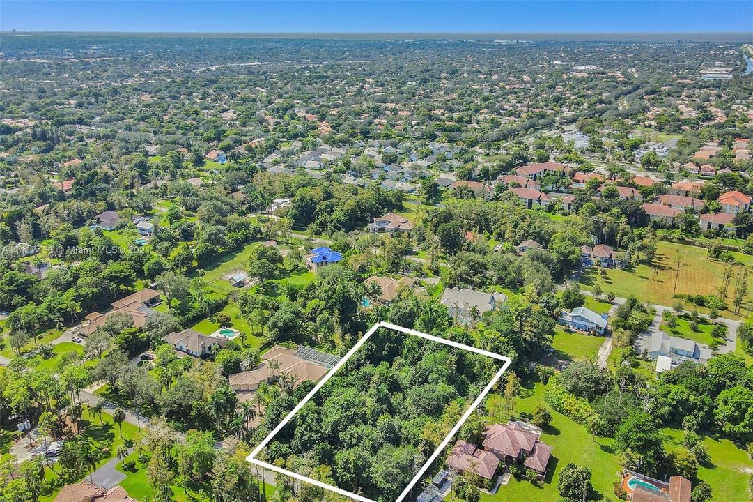 最近售出: $575,000 (1.25 acres)