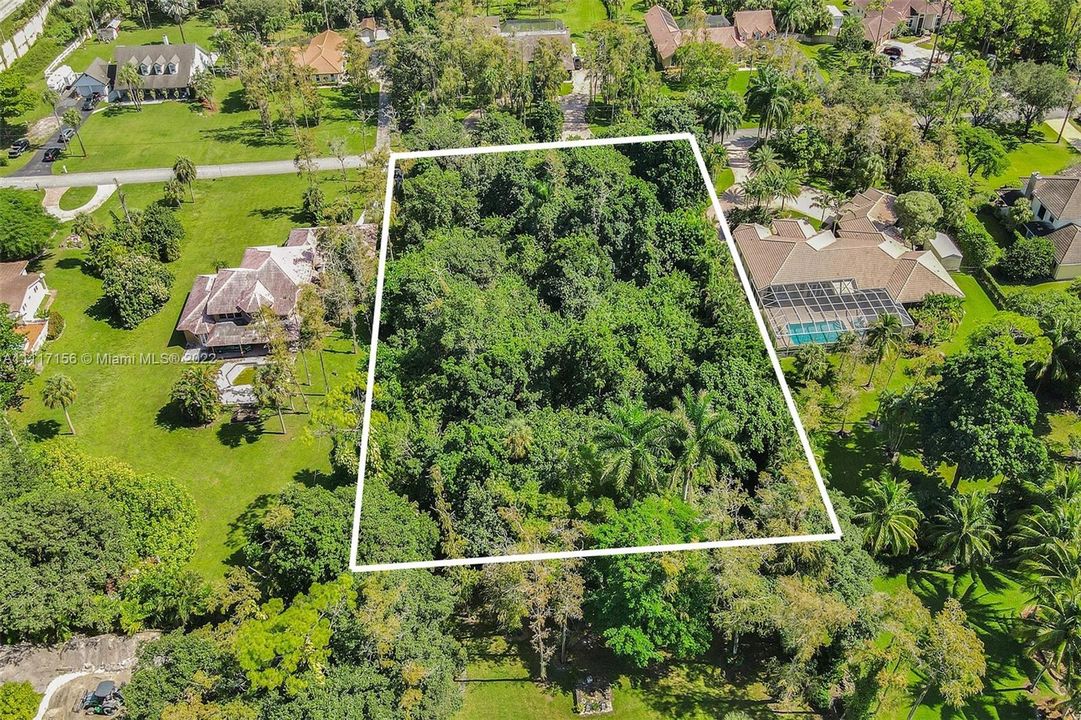 最近售出: $575,000 (1.25 acres)