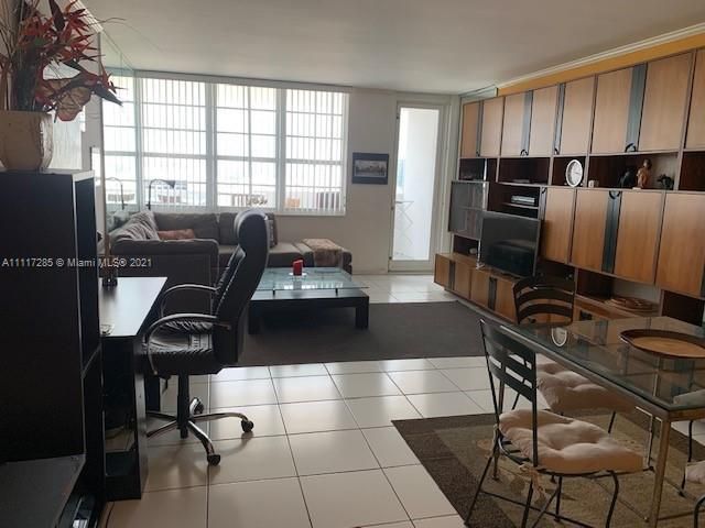 Recently Sold: $595,000 (1 beds, 1 baths, 845 Square Feet)