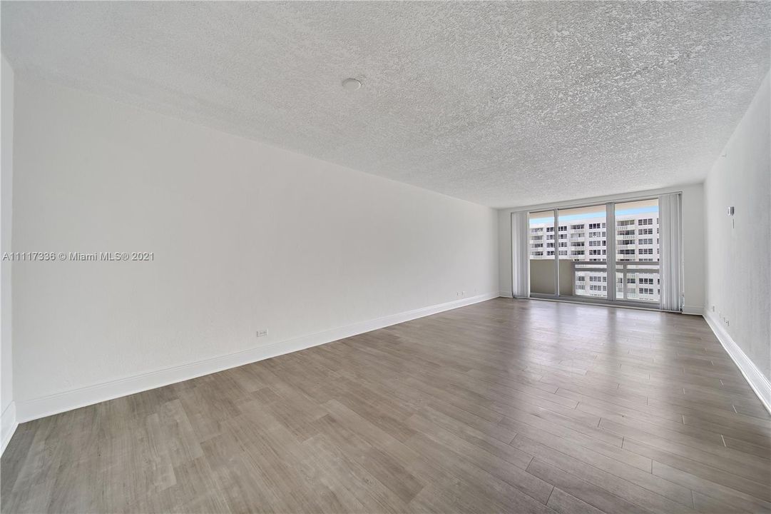 Recientemente alquilado: $3,086 (2 camas, 2 baños, 1120 Pies cuadrados)