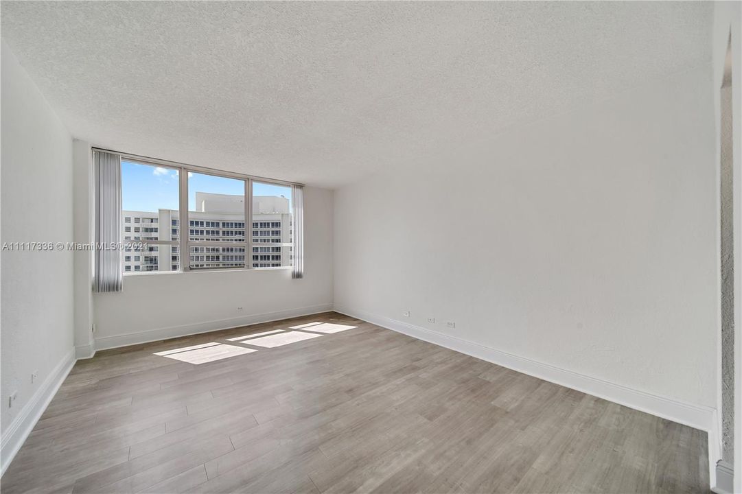 Recientemente alquilado: $3,086 (2 camas, 2 baños, 1120 Pies cuadrados)