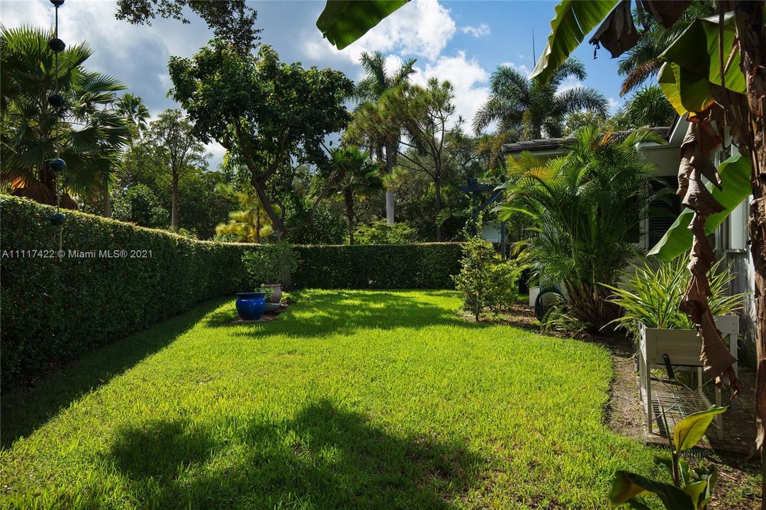 最近售出: $1,295,000 (3 贝兹, 2 浴室, 1833 平方英尺)