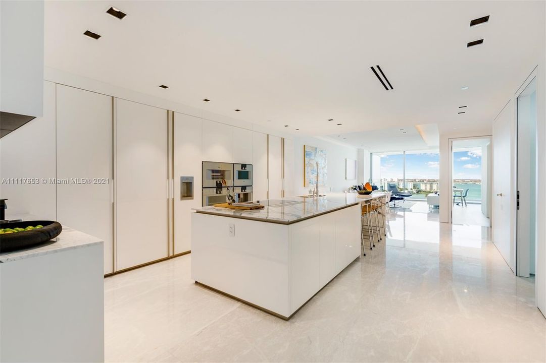Recently Sold: $7,850,000 (3 beds, 4 baths, 3264 Square Feet)