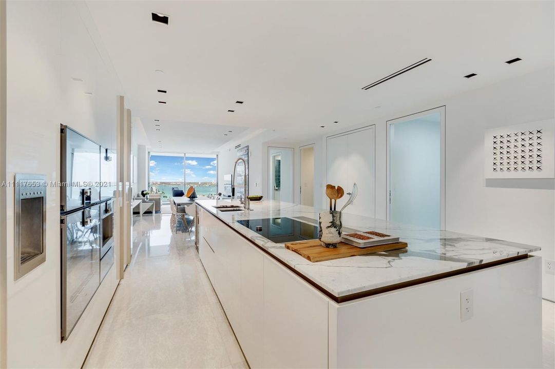 Recently Sold: $7,850,000 (3 beds, 4 baths, 3264 Square Feet)