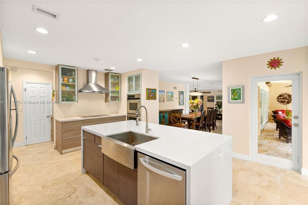Recently Sold: $1,598,000 (5 beds, 3 baths, 3248 Square Feet)
