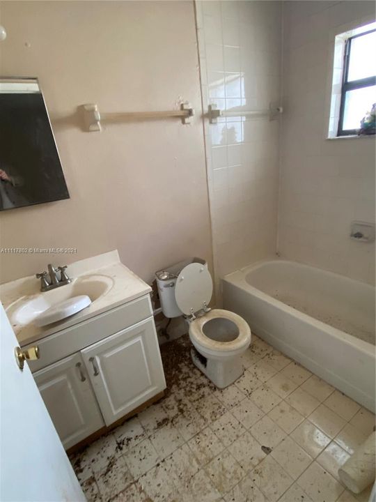 Vendido Recientemente: $210,000 (3 camas, 2 baños, 1596 Pies cuadrados)