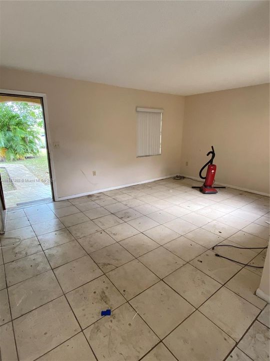 Vendido Recientemente: $210,000 (3 camas, 2 baños, 1596 Pies cuadrados)