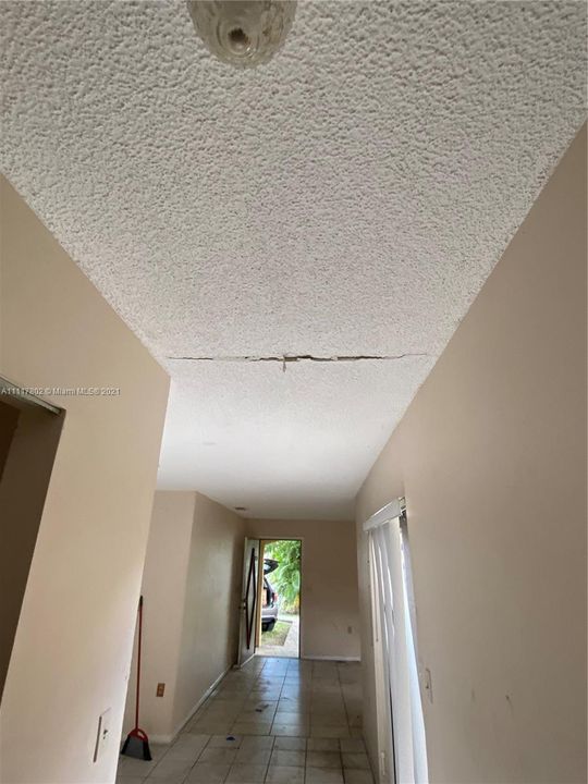 Vendido Recientemente: $210,000 (3 camas, 2 baños, 1596 Pies cuadrados)