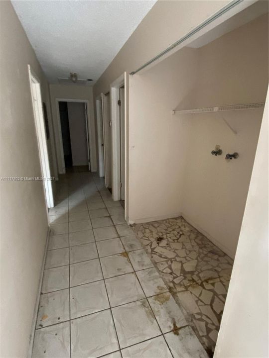 Vendido Recientemente: $210,000 (3 camas, 2 baños, 1596 Pies cuadrados)