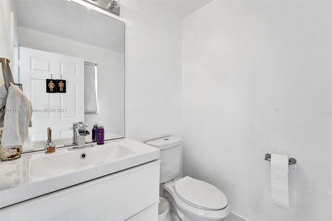 最近租的: $7,500 (4 贝兹, 3 浴室, 2015 平方英尺)