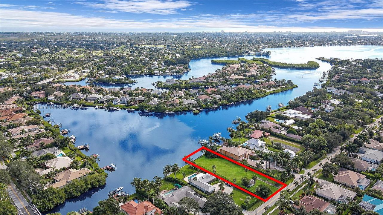 Недавно продано: $2,995,000 (0.65 acres)