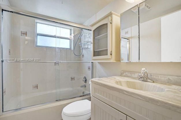 最近租的: $2,100 (3 贝兹, 2 浴室, 1155 平方英尺)