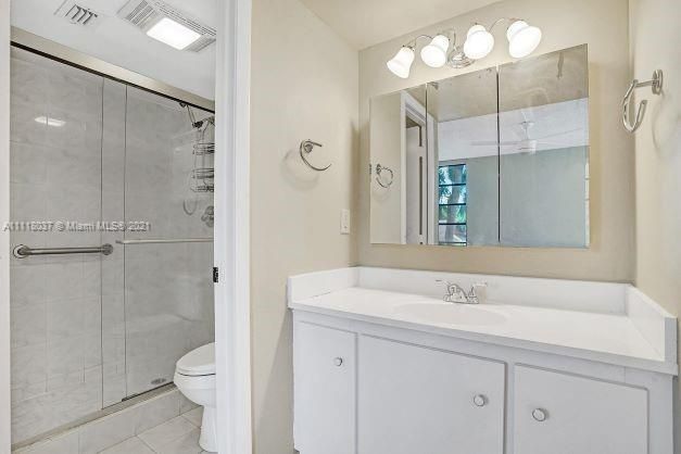 Недавно арендовано: $2,100 (3 спален, 2 ванн, 1155 Квадратных фут)