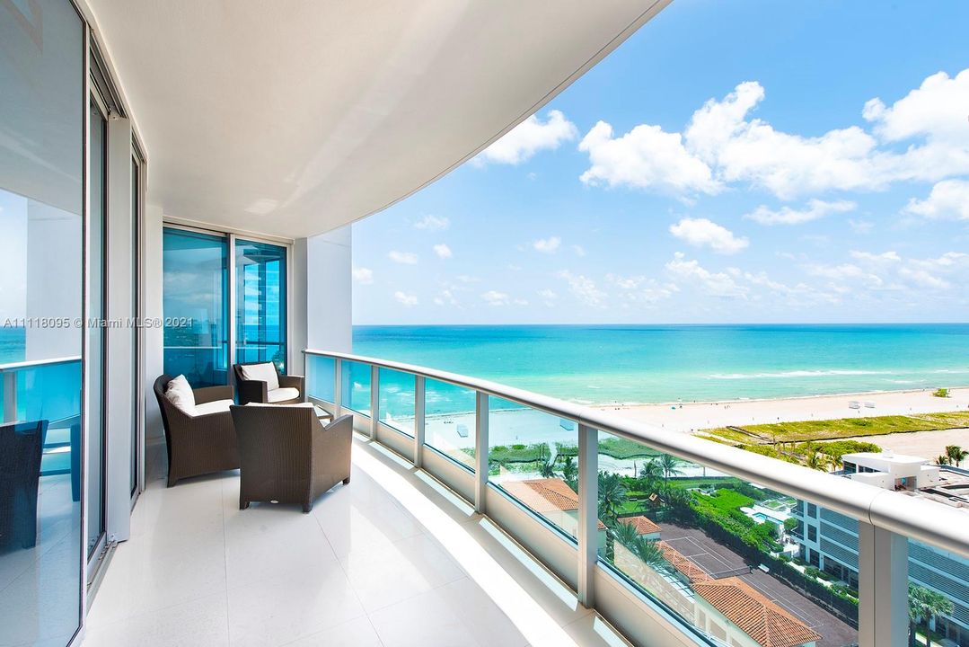 Recently Sold: $4,000,000 (3 beds, 3 baths, 2572 Square Feet)