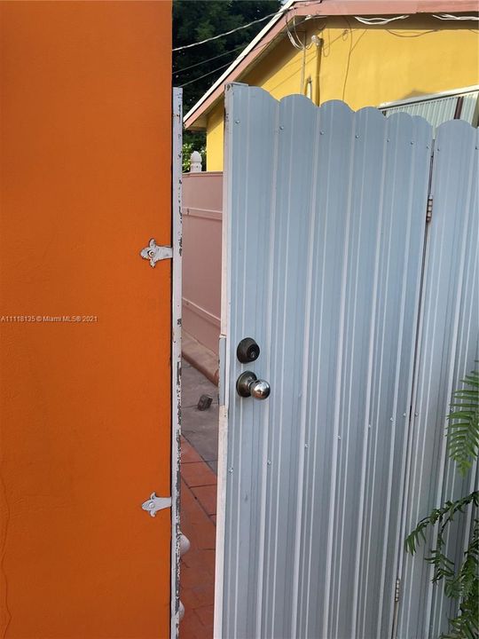 最近租的: $1,000 (1 贝兹, 1 浴室, 0 平方英尺)