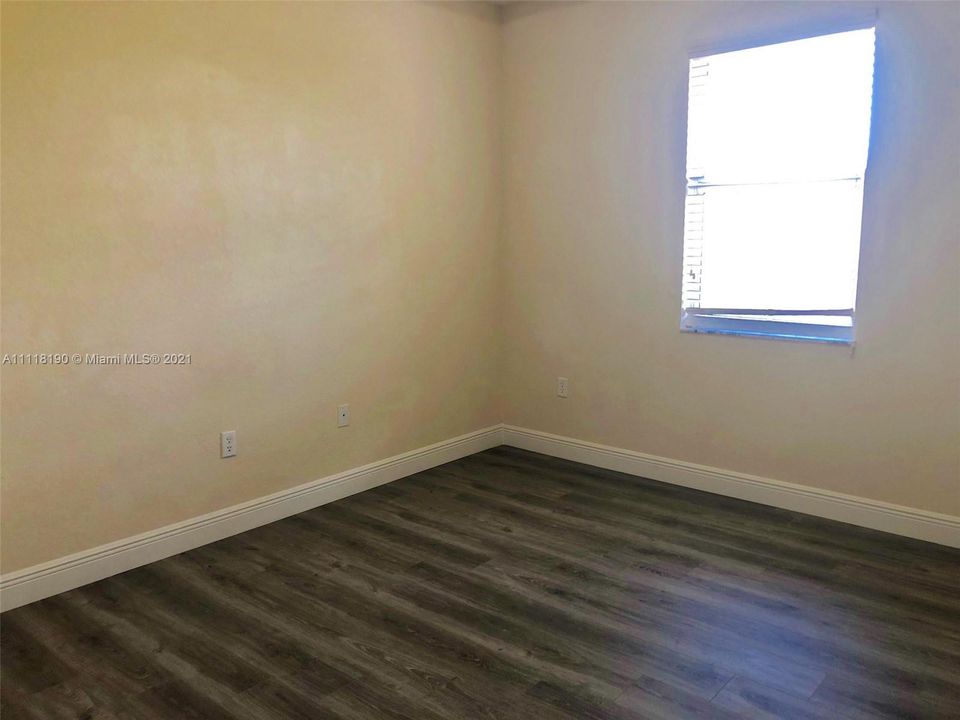 Recently Rented: $2,500 (3 beds, 2 baths, 1280 Square Feet)