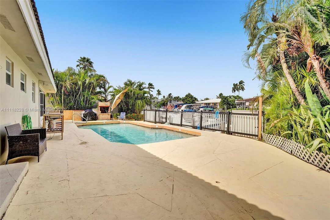 Recently Sold: $750,000 (0 beds, 0 baths, 2000 Square Feet)