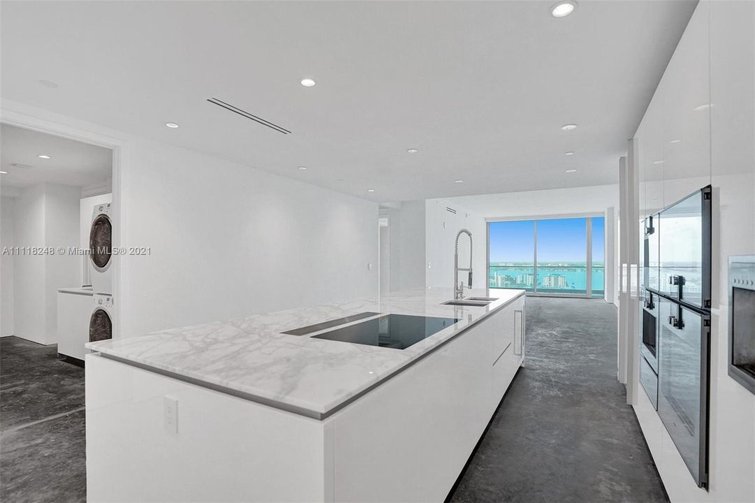 Recently Sold: $8,799,000 (3 beds, 4 baths, 3450 Square Feet)