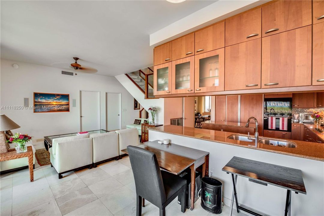 Recently Sold: $4,950,000 (3 beds, 3 baths, 2718 Square Feet)