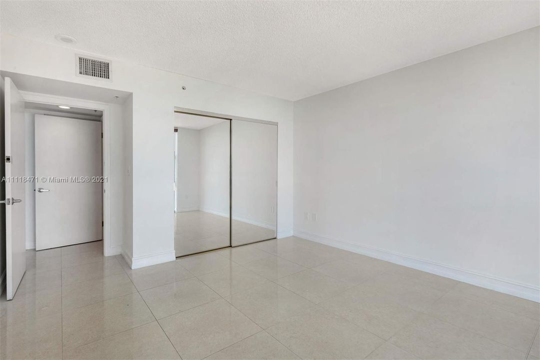 Recently Sold: $649,000 (1 beds, 1 baths, 740 Square Feet)