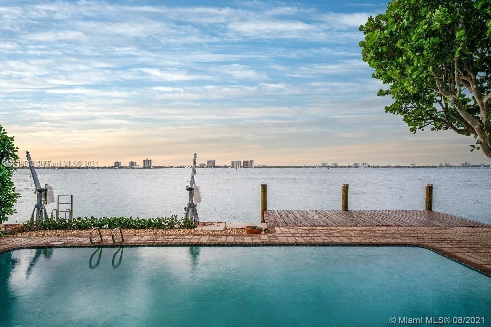 Recently Sold: $6,950,000 (4 beds, 3 baths, 3260 Square Feet)