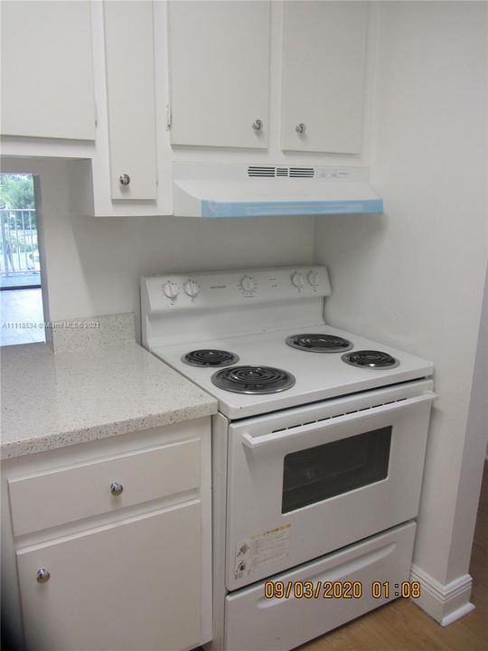 Recently Rented: $1,400 (1 beds, 1 baths, 810 Square Feet)
