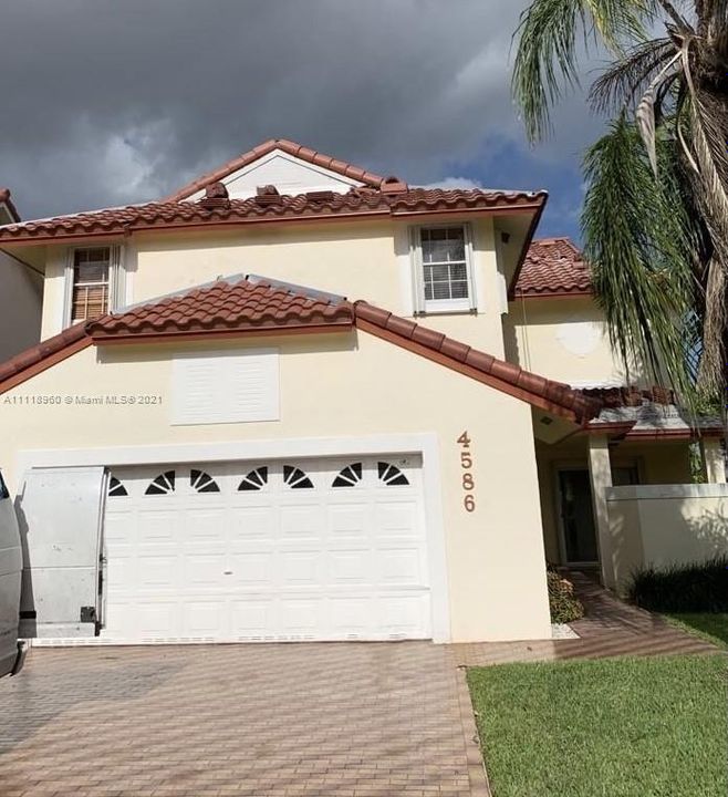 Recently Sold: $730,000 (4 beds, 2 baths, 2675 Square Feet)
