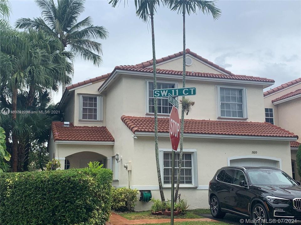 Recently Sold: $399,000 (3 beds, 2 baths, 1517 Square Feet)