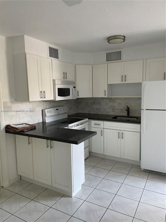 Recently Sold: $205,000 (1 beds, 1 baths, 420 Square Feet)