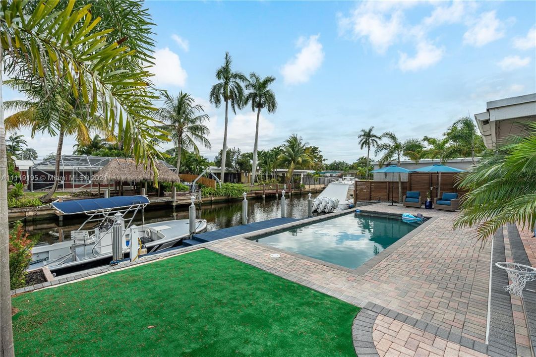 Recently Sold: $849,990 (3 beds, 2 baths, 1429 Square Feet)