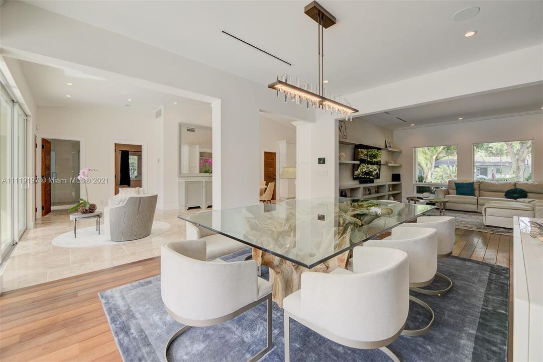 Recently Sold: $2,499,200 (4 beds, 3 baths, 3010 Square Feet)