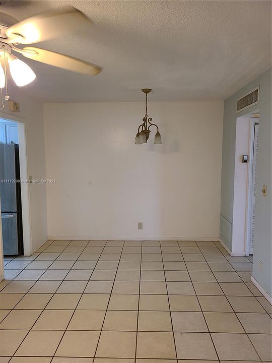 Recently Sold: $90,000 (1 beds, 1 baths, 720 Square Feet)