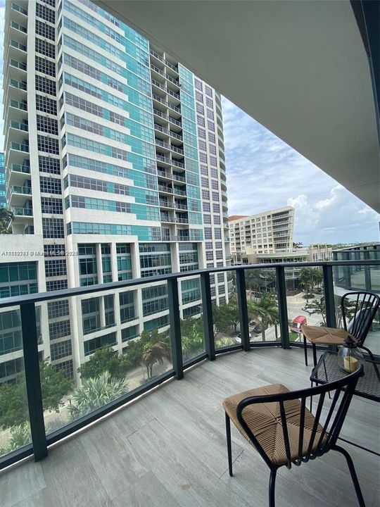 Recently Sold: $365,000 (1 beds, 1 baths, 607 Square Feet)