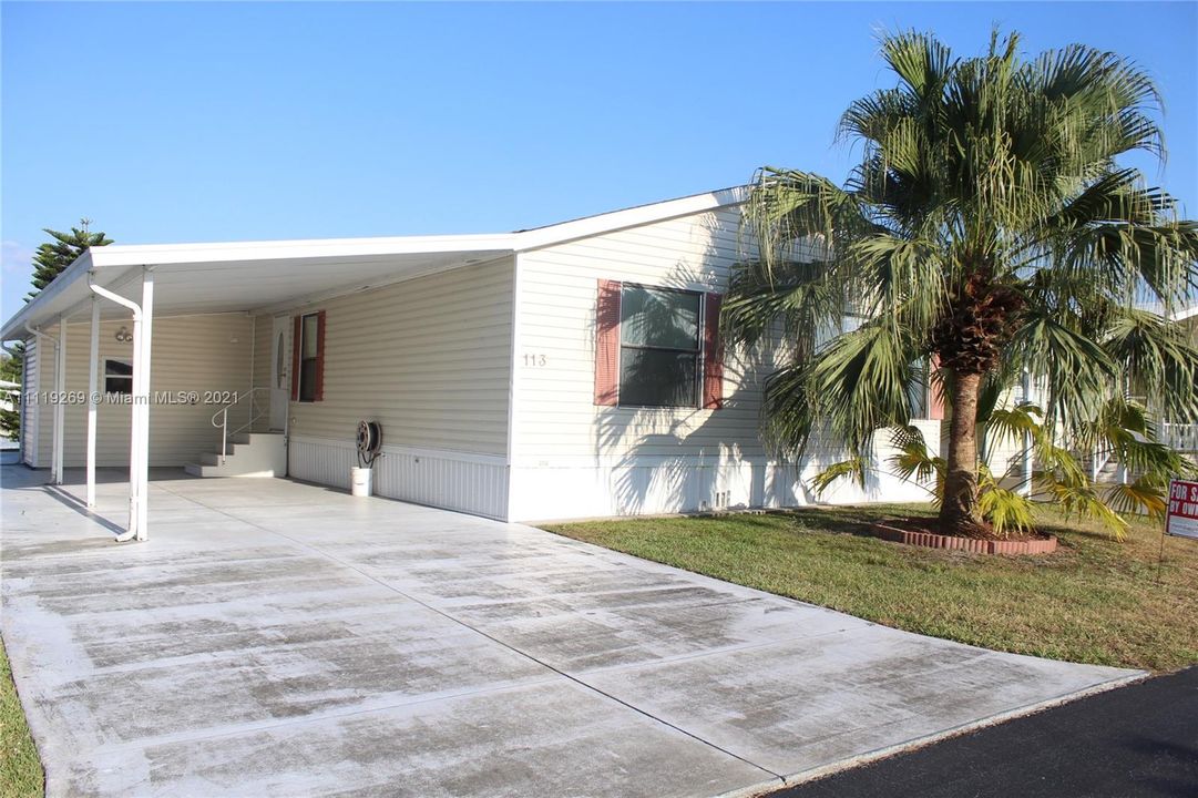 1992 Double wide with deep carport