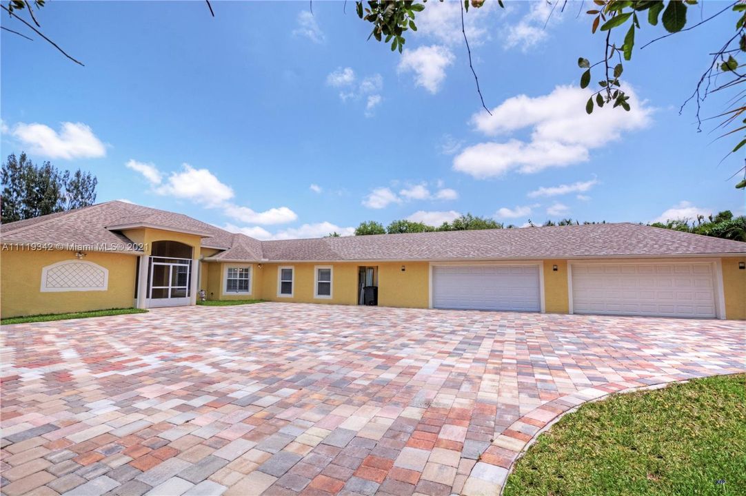 Recently Sold: $1,490,000 (5 beds, 5 baths, 4100 Square Feet)