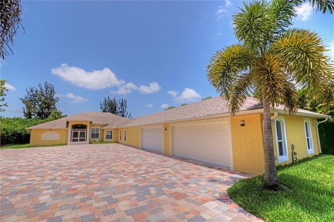 Recently Sold: $1,490,000 (5 beds, 5 baths, 4100 Square Feet)