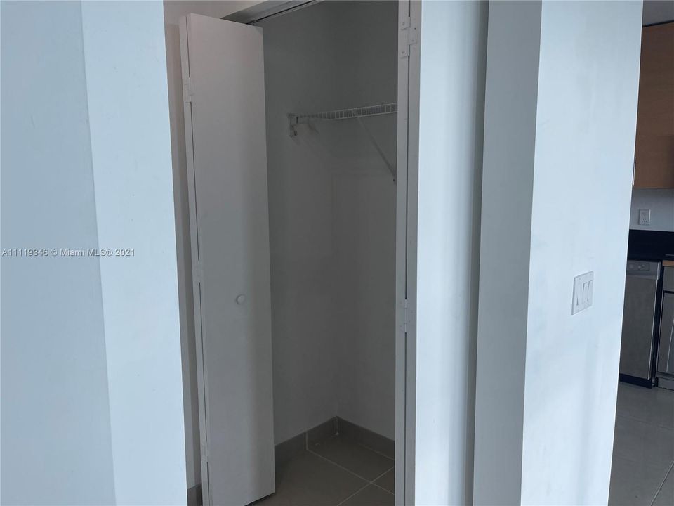 Recently Rented: $2,400 (0 beds, 1 baths, 488 Square Feet)