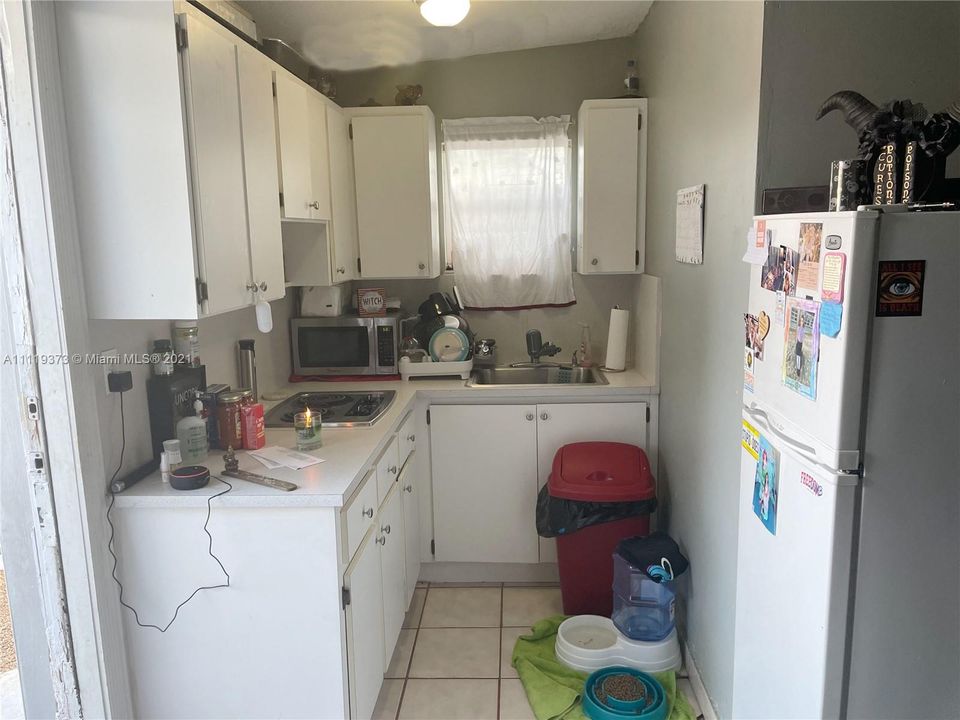 Recently Rented: $1,100 (1 beds, 1 baths, 1015 Square Feet)