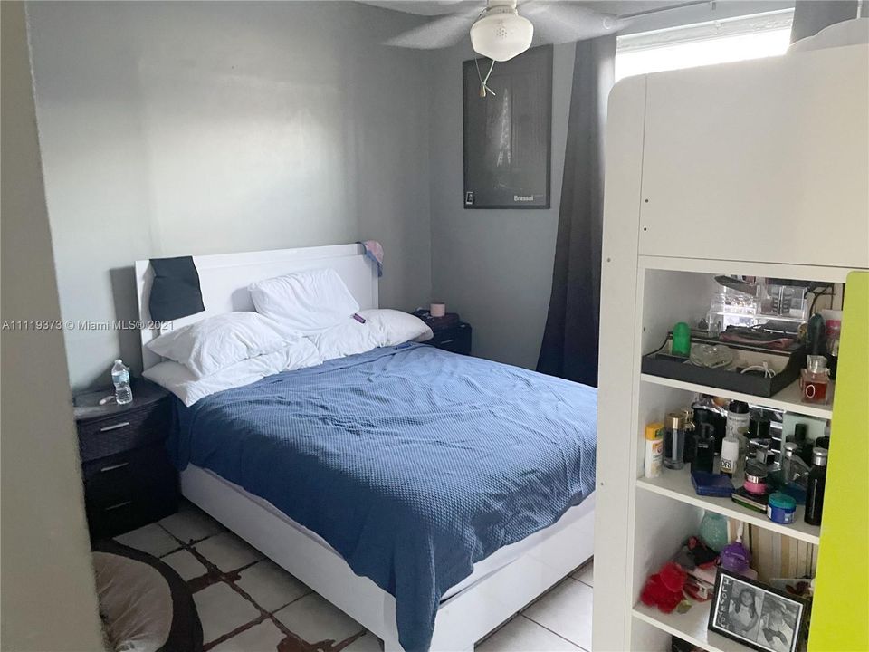 Recently Rented: $1,100 (1 beds, 1 baths, 1015 Square Feet)