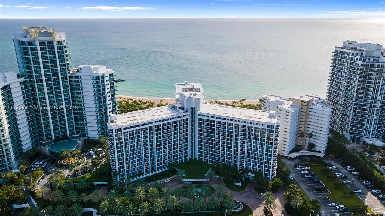 Recently Sold: $1,090,000 (2 beds, 2 baths, 1056 Square Feet)
