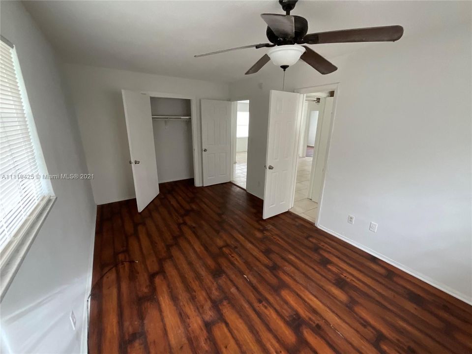 Recently Rented: $2,500 (4 beds, 2 baths, 1125 Square Feet)