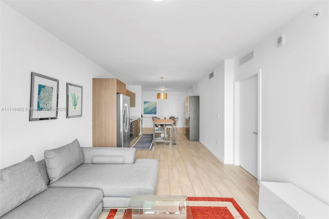 Recently Sold: $400,000 (1 beds, 1 baths, 800 Square Feet)
