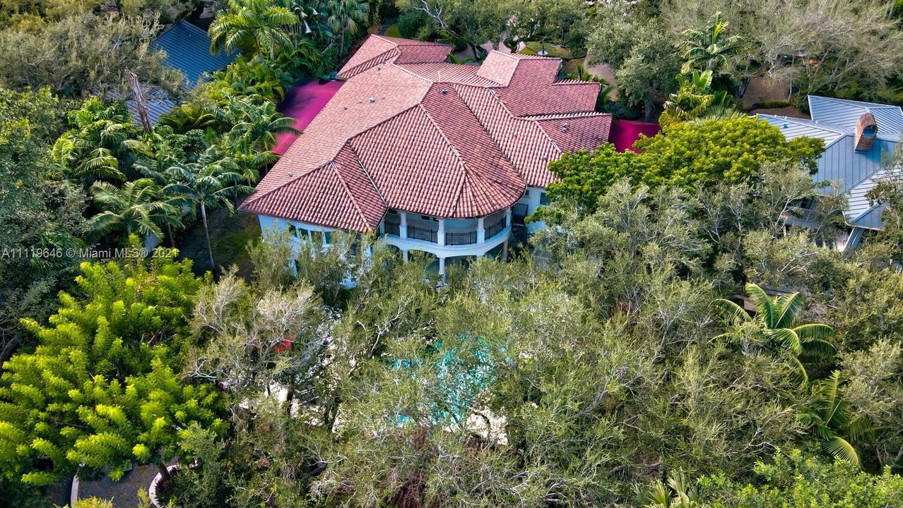 Recently Sold: $5,950,000 (6 beds, 7 baths, 7663 Square Feet)