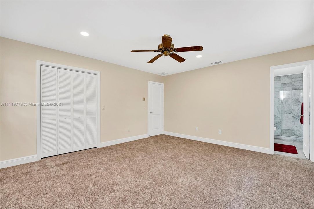 Recently Sold: $585,000 (3 beds, 2 baths, 1749 Square Feet)