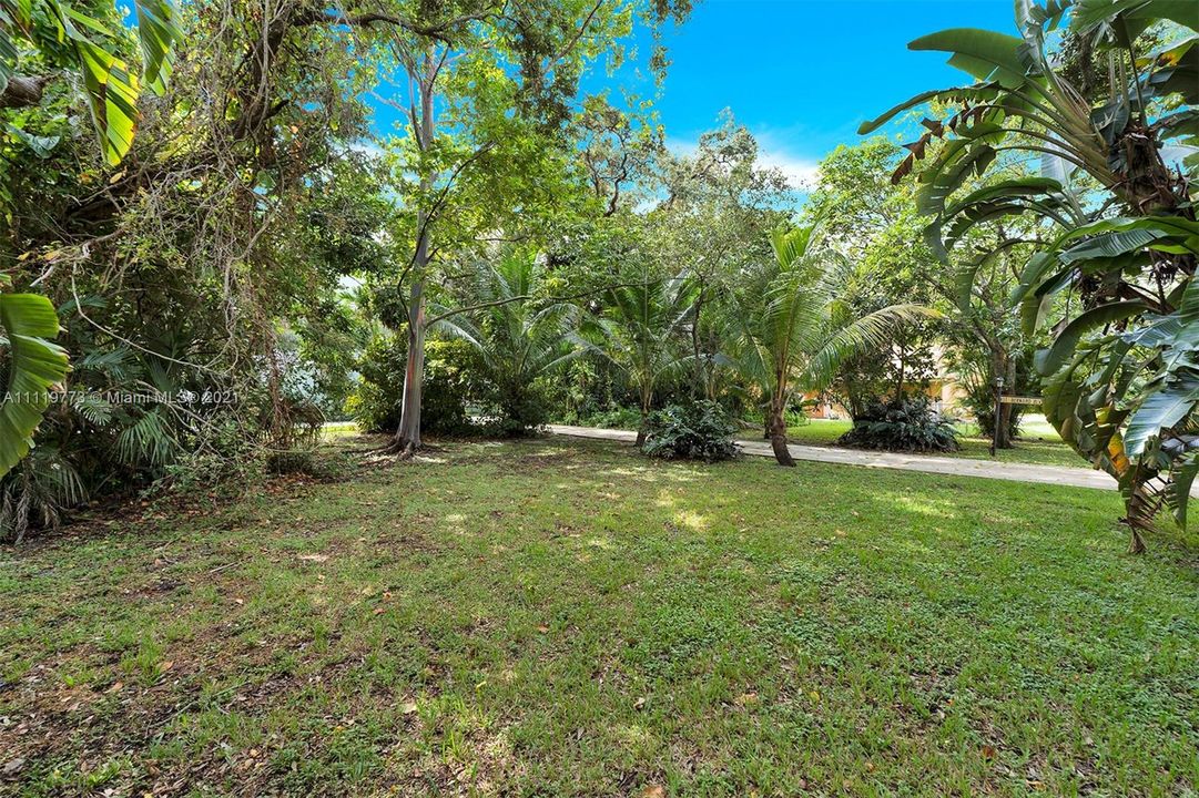 Recently Sold: $585,000 (3 beds, 2 baths, 1749 Square Feet)