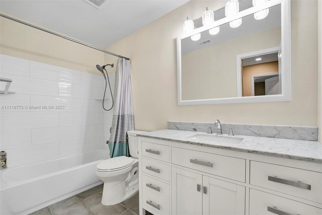 Recently Sold: $585,000 (3 beds, 2 baths, 1749 Square Feet)